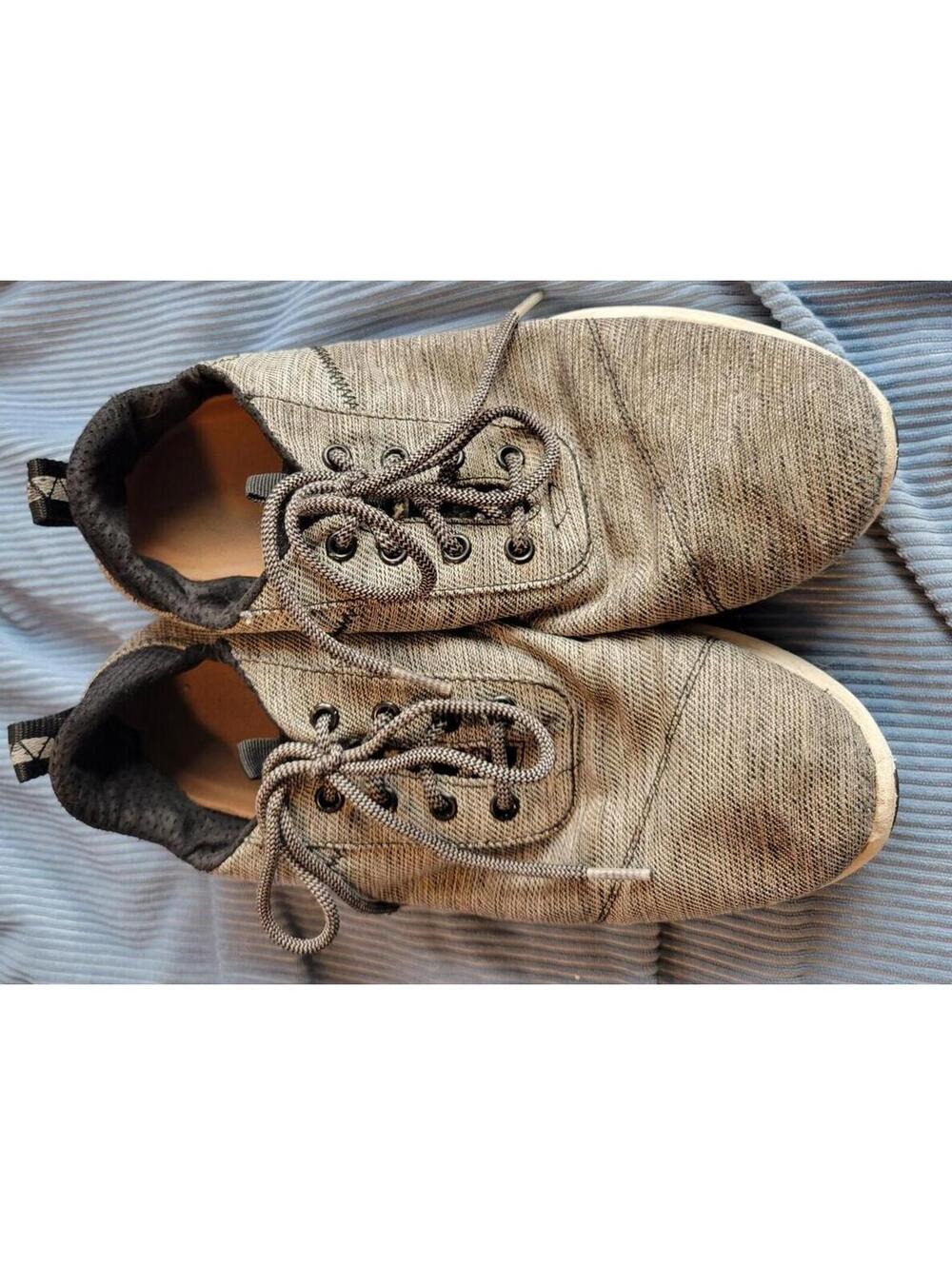 Casual Gray Toms Lace-Up Shoes Size US 9